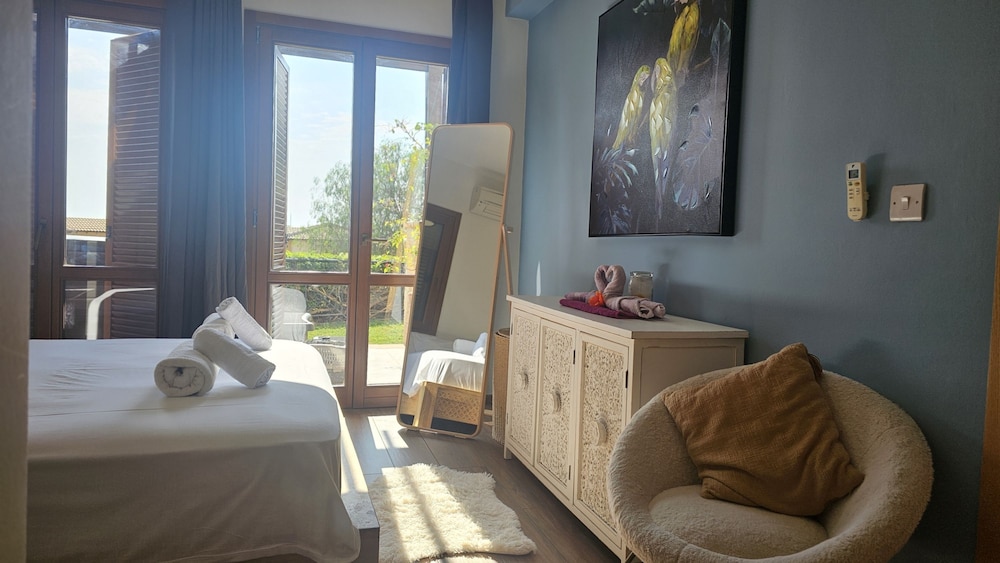 62 APH - Stay Aphrodite Hills Apartment