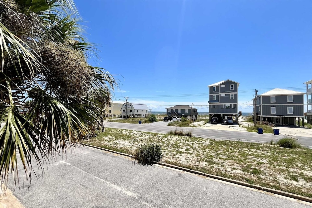 Sea Oats H102 2 Bedroom Condo by RedAwning