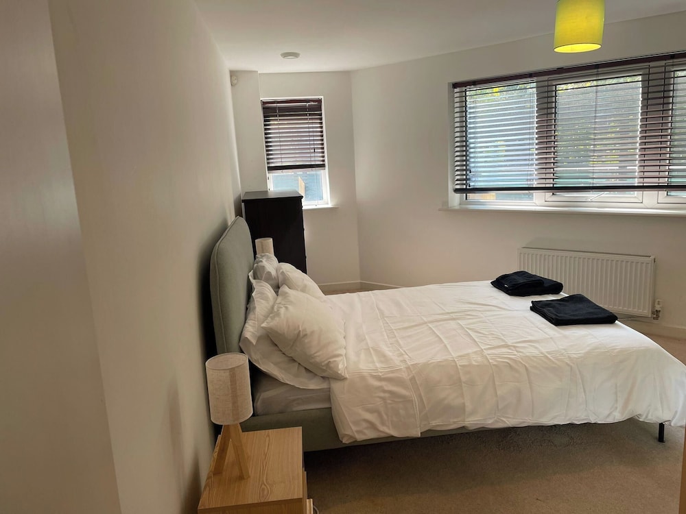Cosy one Bedroom With Roof Terrace - London Charm