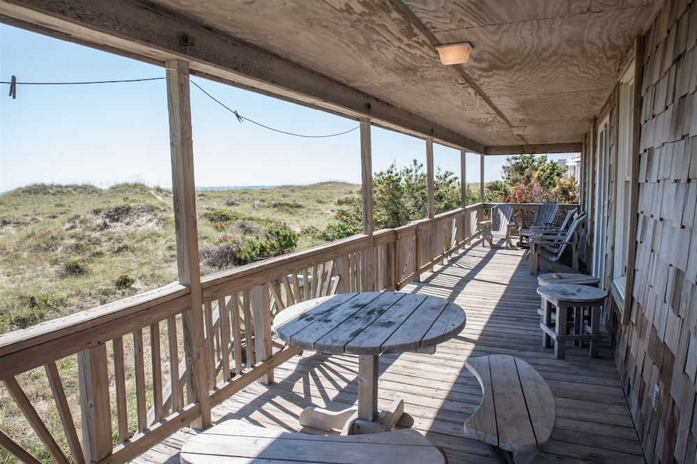 Time / Tide 4 Bedroom Cottage by RedAwning