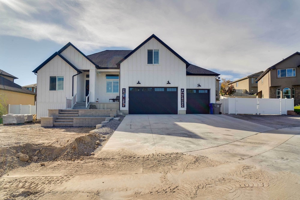 Contemporary Home w/ Grill Near Utah Lake!