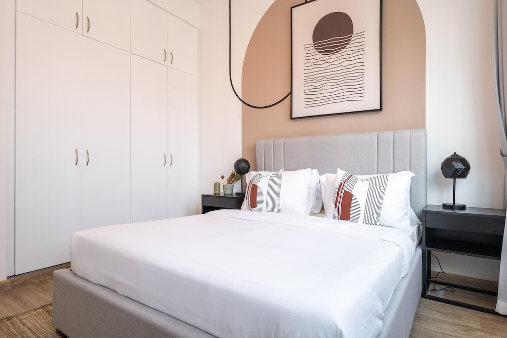 Dubai Marina - Stunning Huge 4 Bedroom Apts Near JBR - Gym - Pool - Parking by Sojo Stay