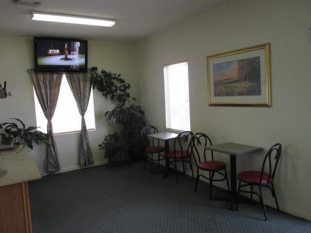 Royal Inn Taylorsville - Property Image 30