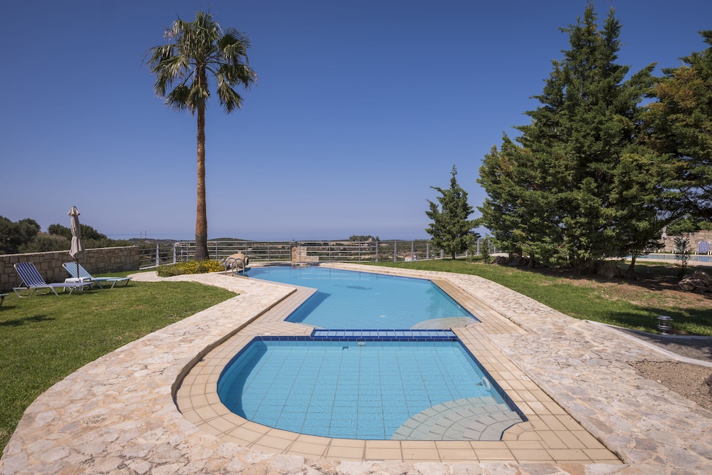Athina Luxury Villas