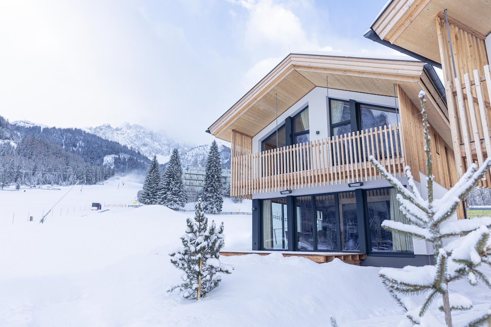 Superior Chalet mit 4 Schlafzimmern & Wellness