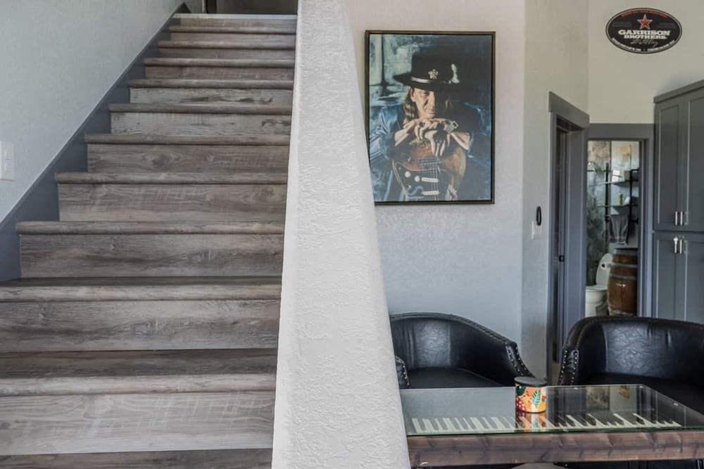 Stevie Ray In The Hill Country - Hacienda Amor