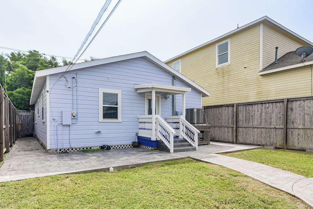 Steps to Seawall: Fenced Family Home in Galveston!