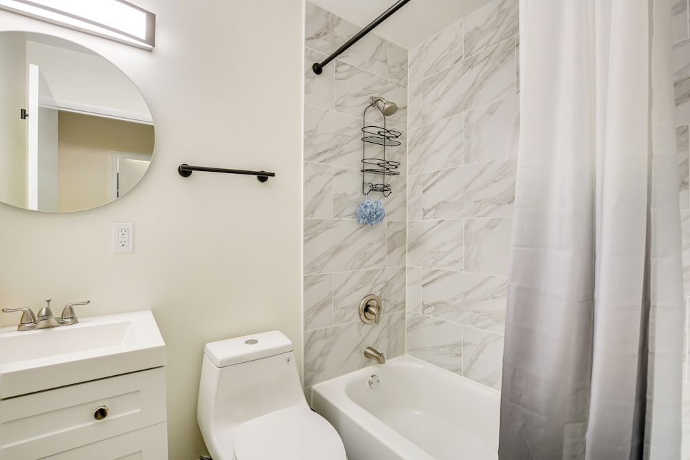 9 Mi to Forest Park: Pet-friendly Home in St Louis