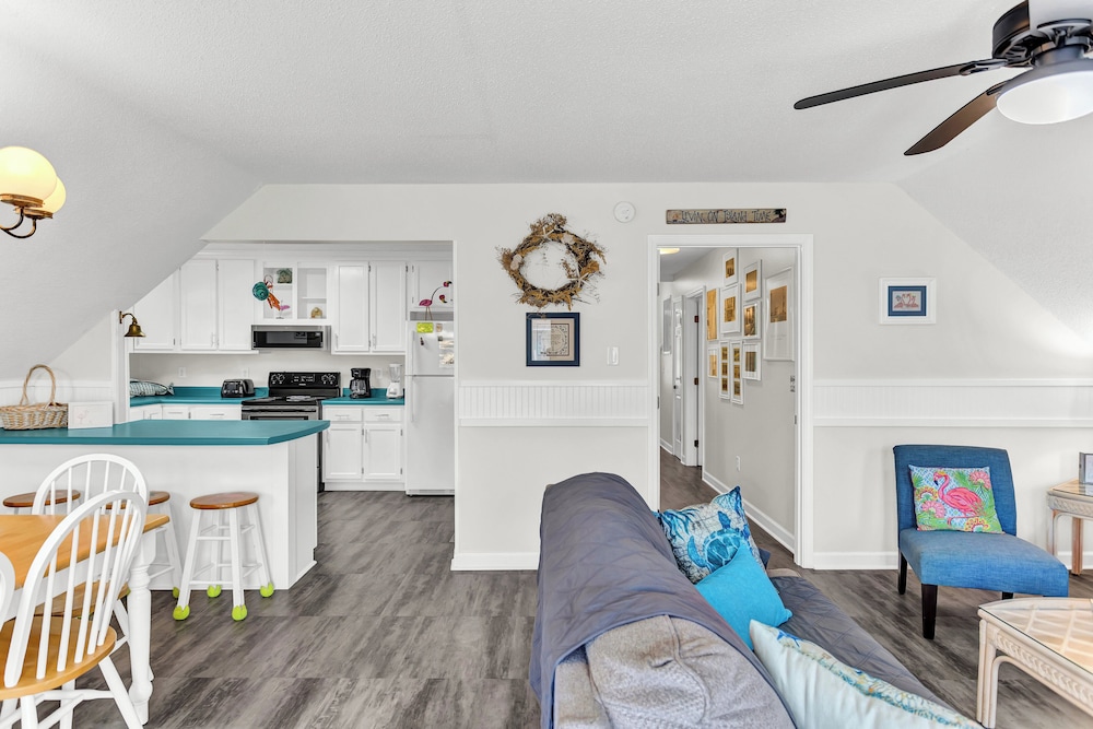Just Beachy Spartanburg by Carolina Retreats