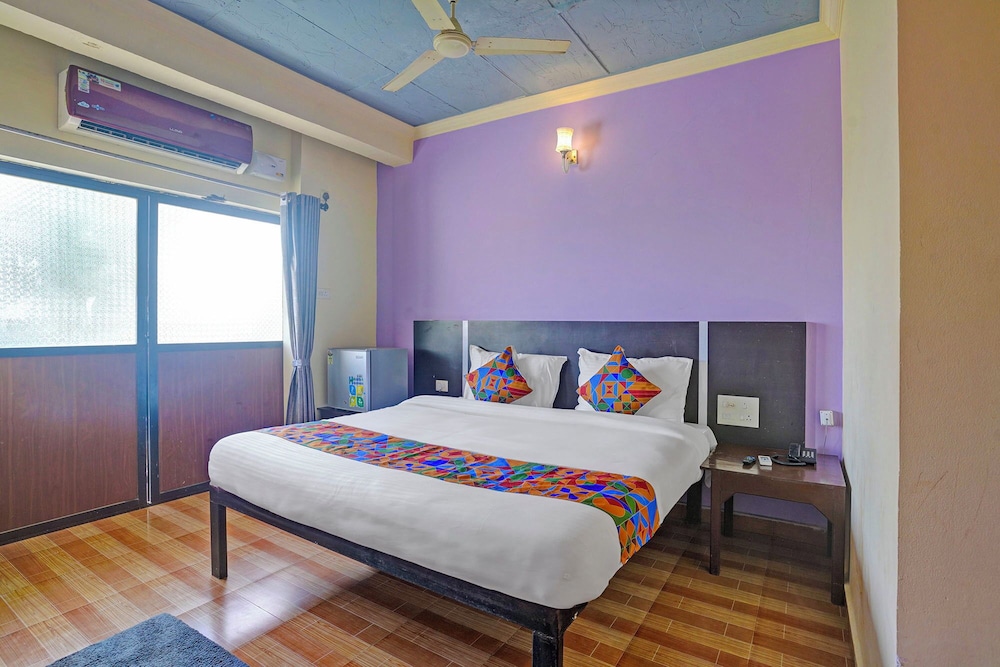 Fabhotel Golden Horizon