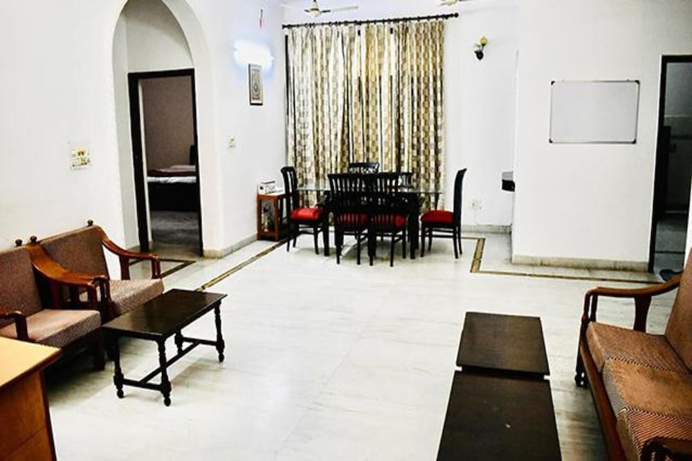 Fabhotel Noida Dreamz