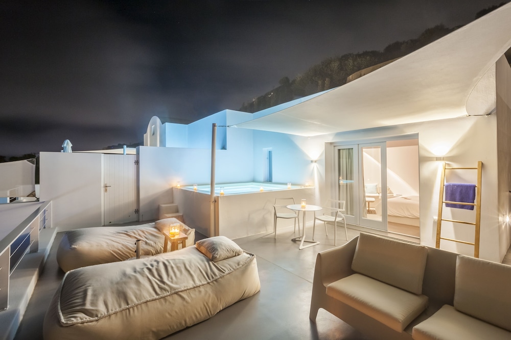 Santorini Heights