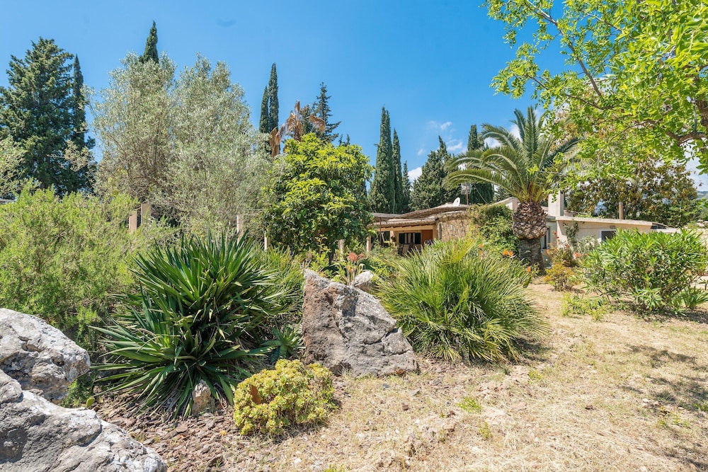 Villa in Campanet With Private Pool & Tennis