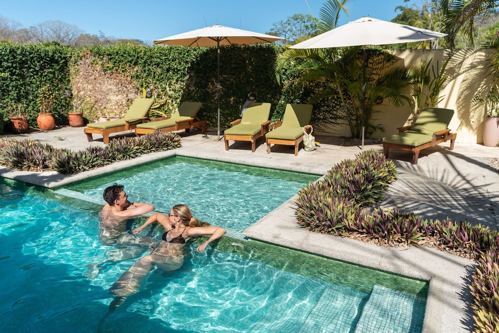 Hotel Nautilus Surf & Yoga Villas Santa Teresa - Image 1