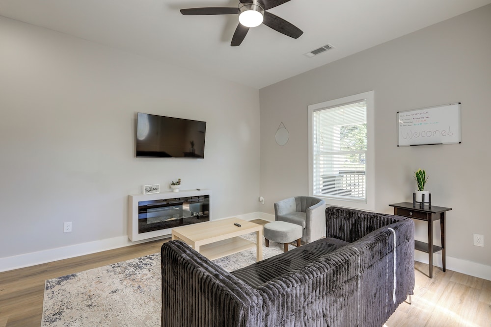 Pet-friendly ATL Hub - 9 Mi to Downtown