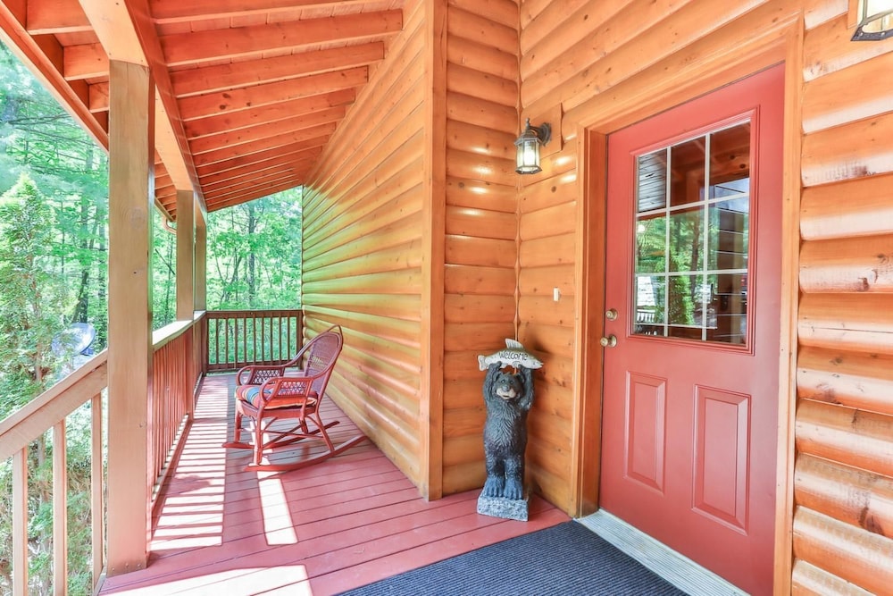 CHEROKEE SUNRISE LODGE Apartment 4 NEVAEH CABIN RENTALS