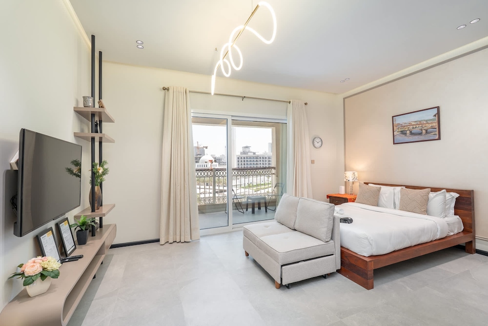 Cozy Studio Near Miracle Garden With Balcony