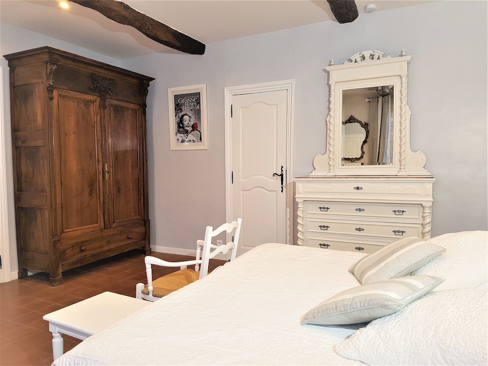 B&B With Charm - Quiet With Kitchen & sw Pool