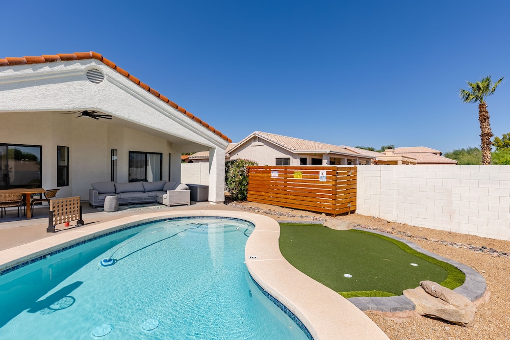 Western Hills-private Pool-putting Green-games & More!