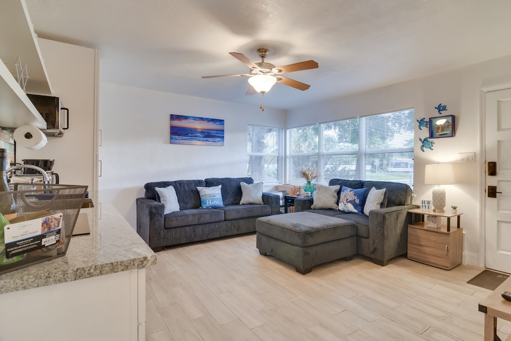 Pet-friendly Gulfport Home: Walkable Location!