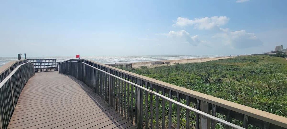 3rd Flr Beachview Luxe - Elevator - Pool - BBQ