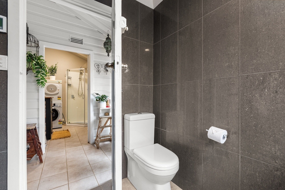 Bright 3-bed House With Garden,