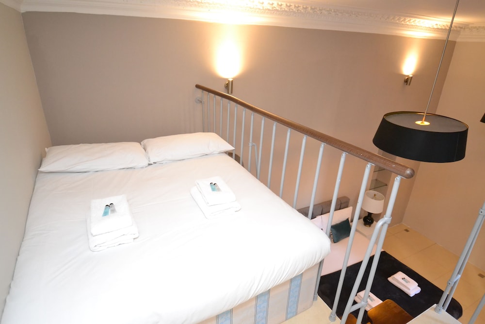 Luxury Hyde Park