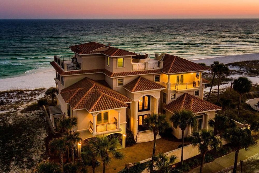 Capitano 7 Bedroom Holiday Home by Five Star Properties