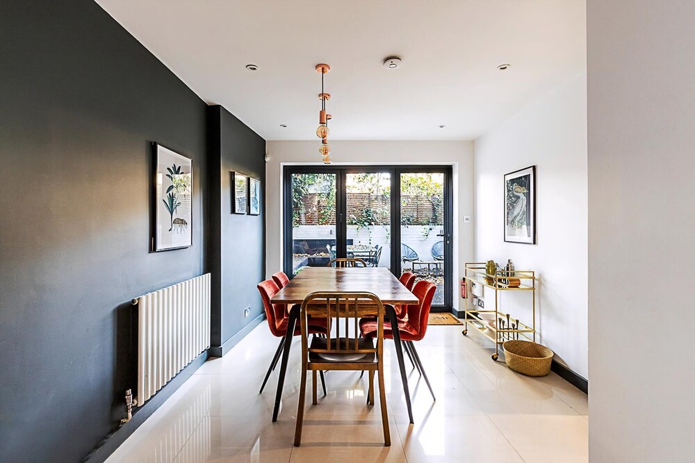 Stylish Shepherd's Bush Flat With Patio