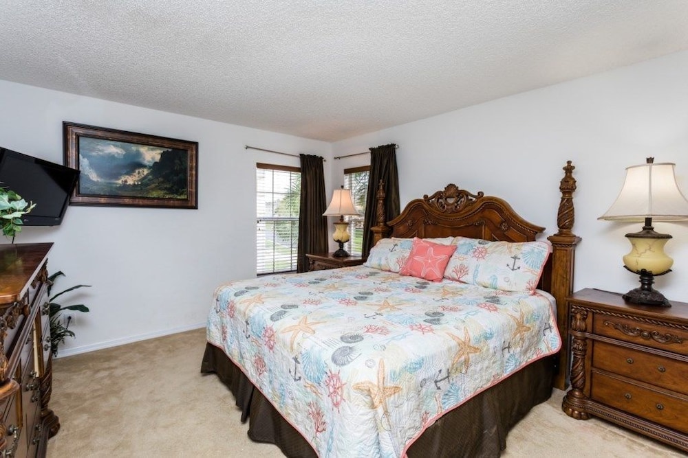 7BR Pool Home Emerald Island by SHV-8409