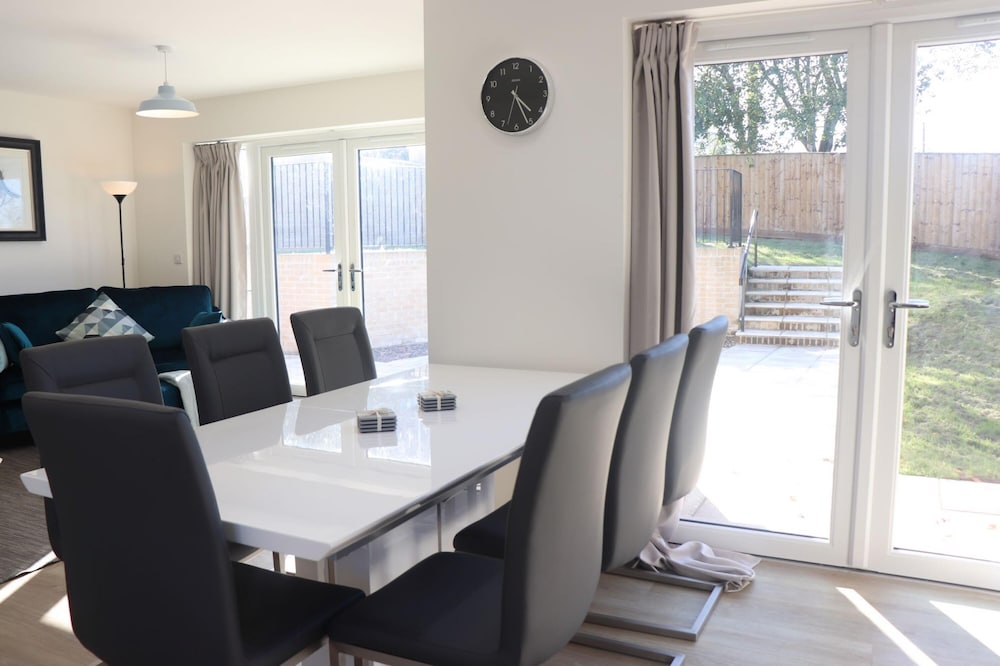 Eve s Corner a Comfy Modern Well Equipped Home view 3