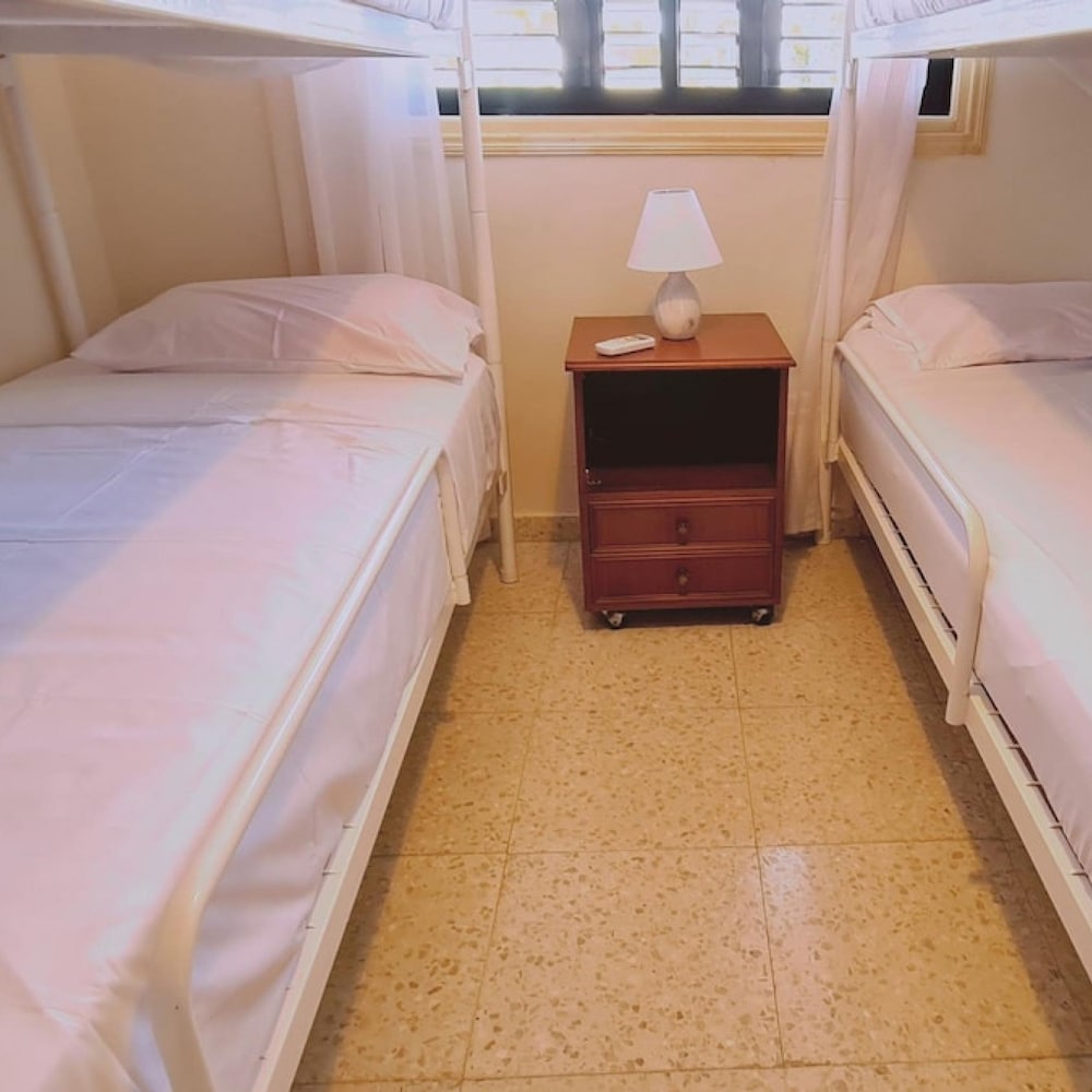 52 MEN - Sea Gem Apartment
