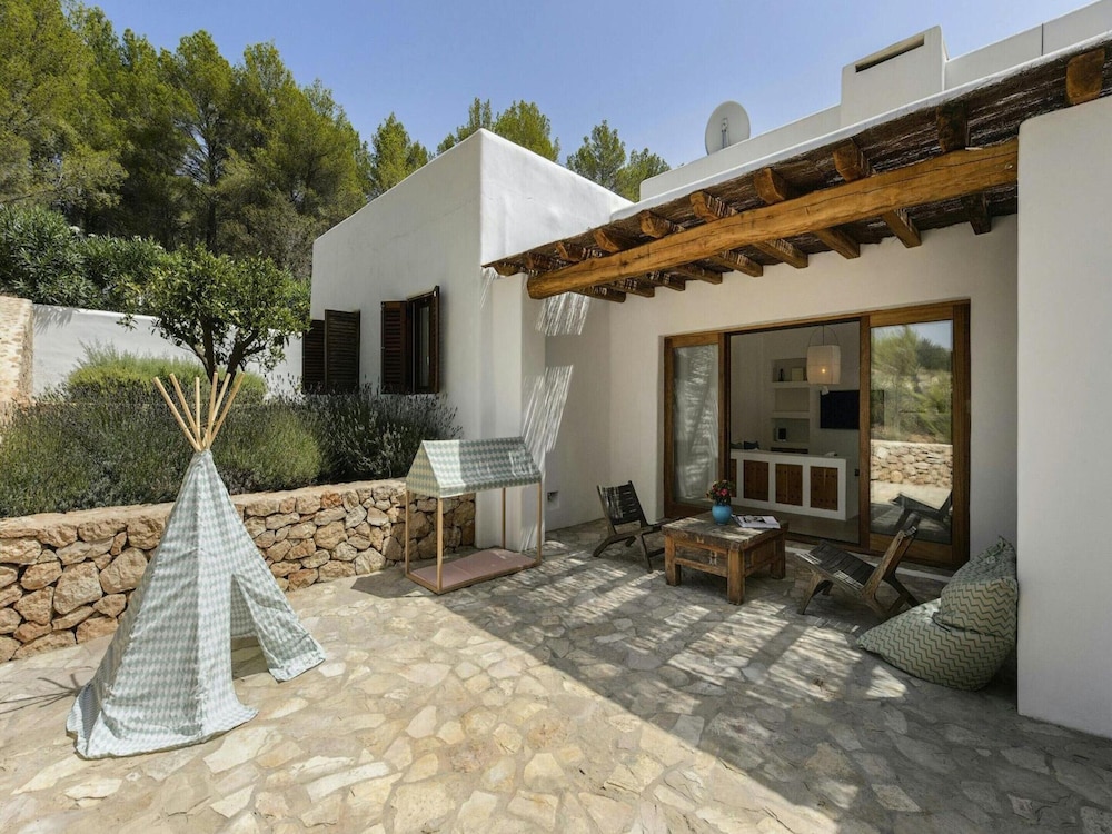 Holiday Home With Children Play Area