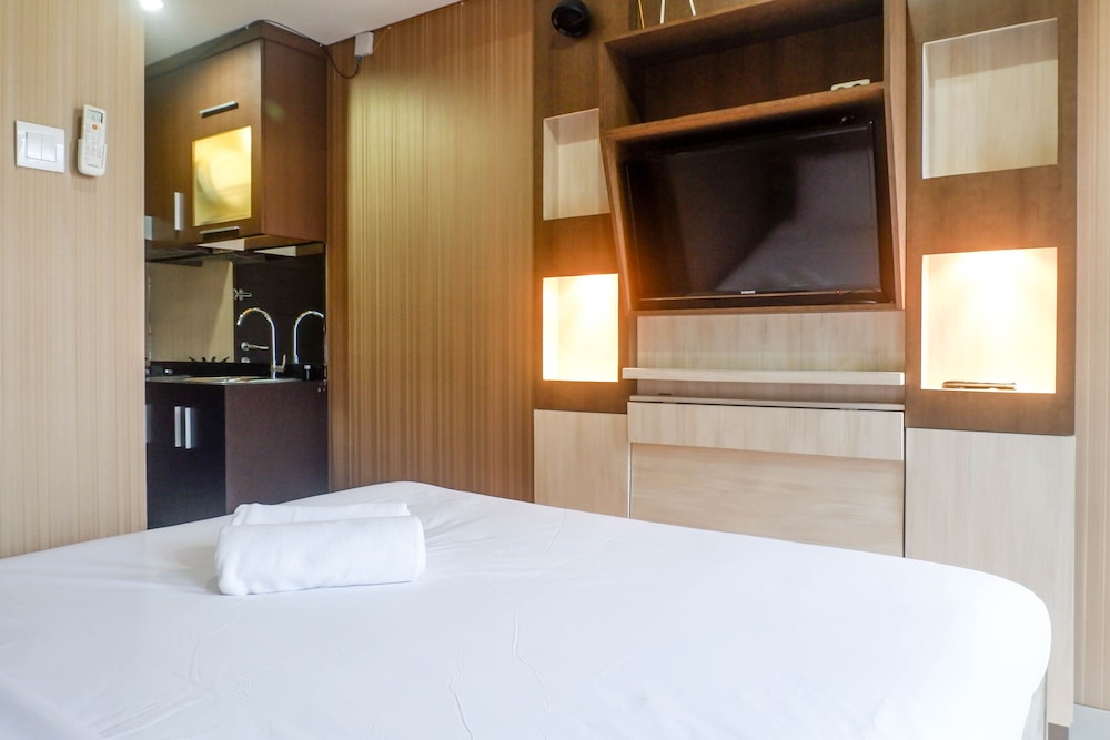 Relaxing and Stylish Studio at Tamansari Papilio Apartment view 3