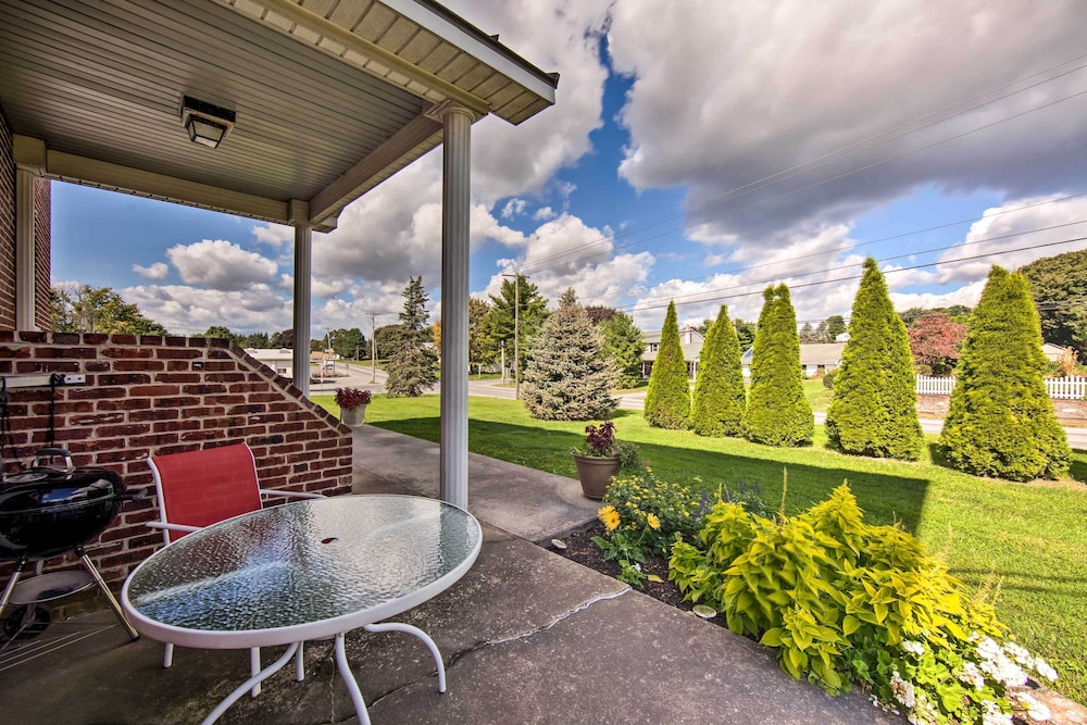 'schoolhouse Haven' in Gap: Communal Grill & Patio