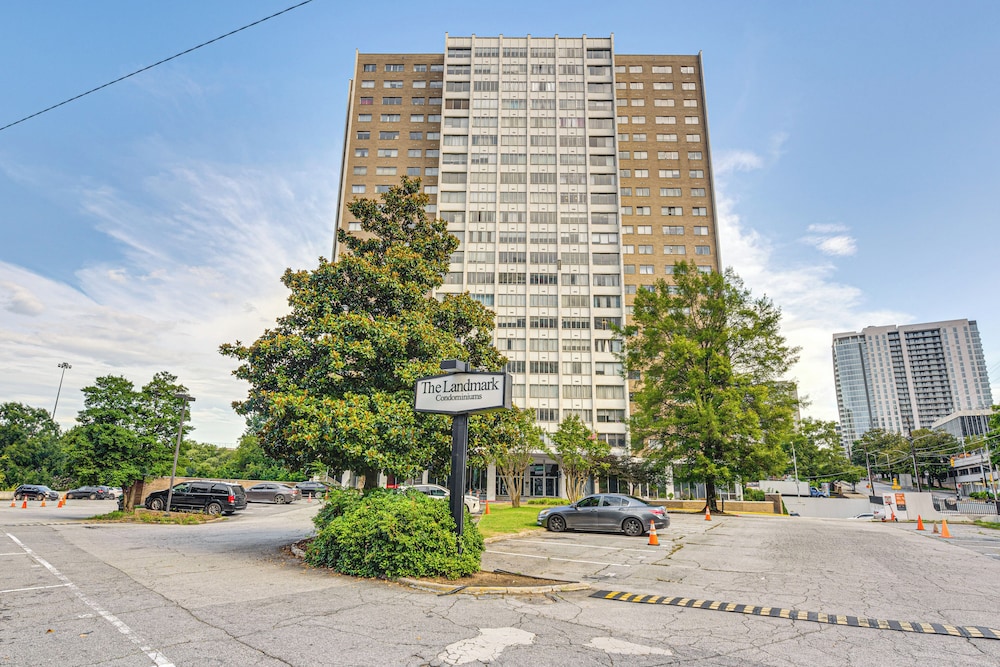 Walkable Condo < 1 Mi to Centennial Olympic Park!