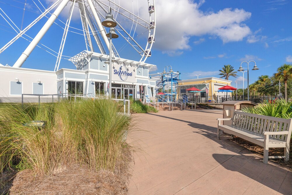 Spacious 6BR Beach Home Sleeps 15 Relax & Reconnect at Coastal Breeze