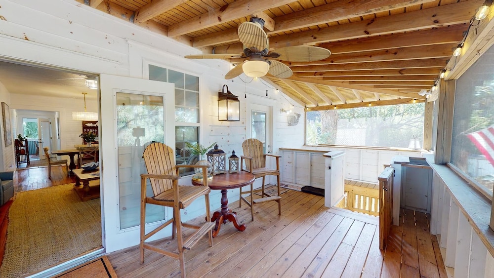 16 6th Avenue by Tybee Vacation Rentals