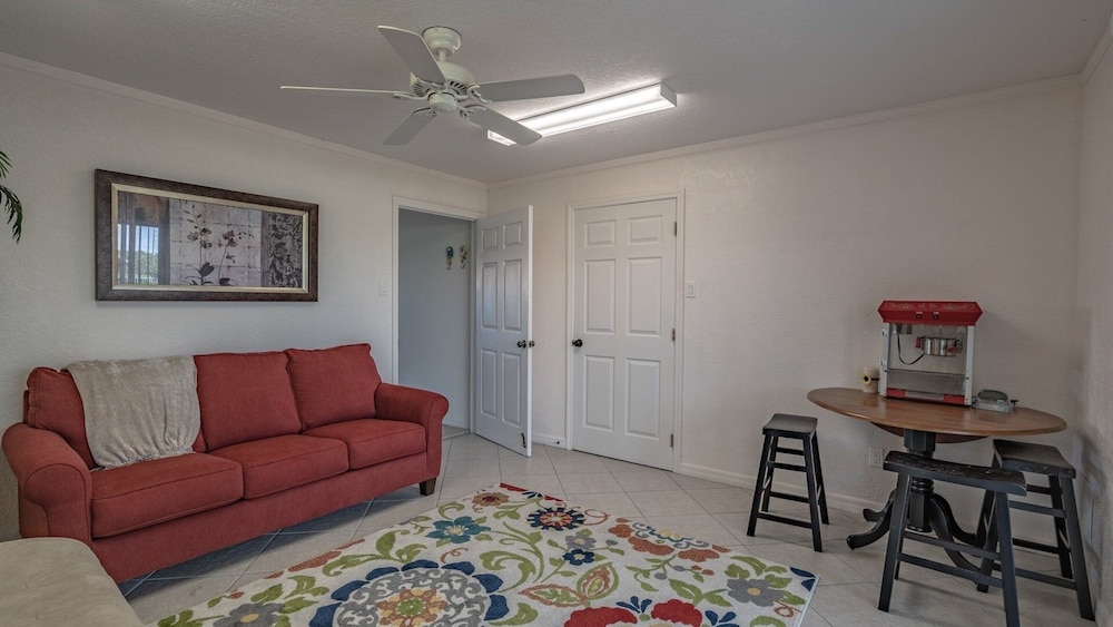 Relaxing Townhome By Lemon Bay, Minutes To Beach 2 Bedroom Townhouse