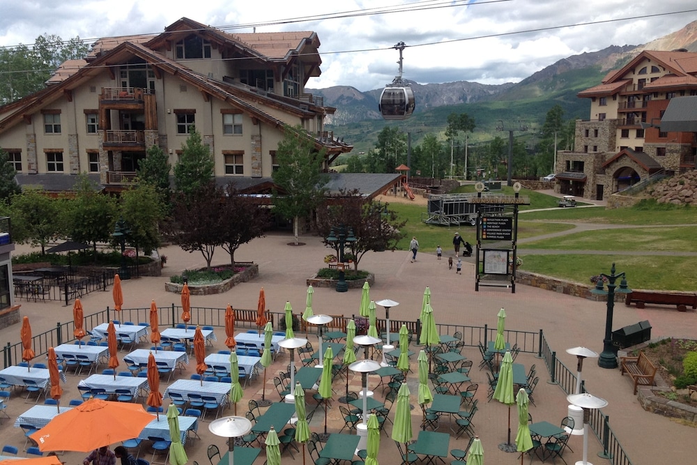 Blue Mesa Lodge 32A by Avantstay Located In The Heart Of Mountain Village w Prime Skiing Access