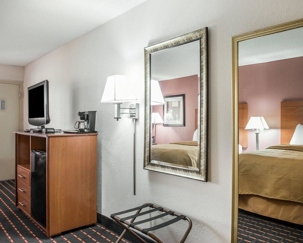 Marianna Vacations - Quality Inn Marianna - Property Image 20