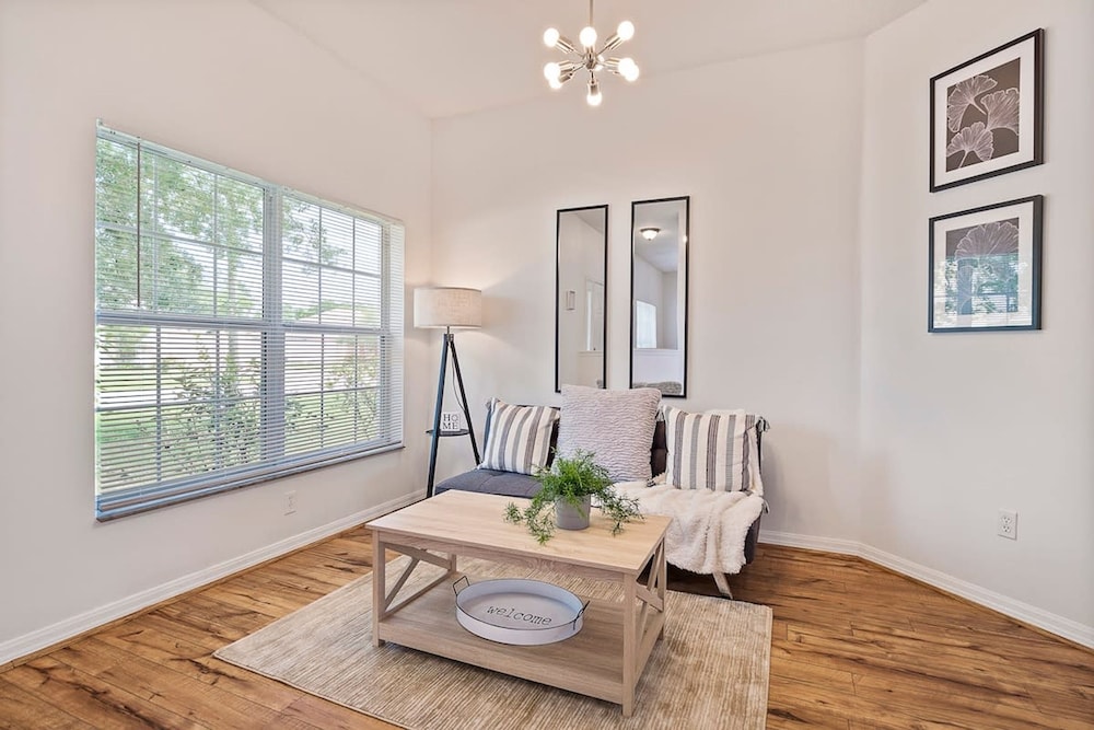 Stunning 4BR Home Fenced Yard Heated Pool