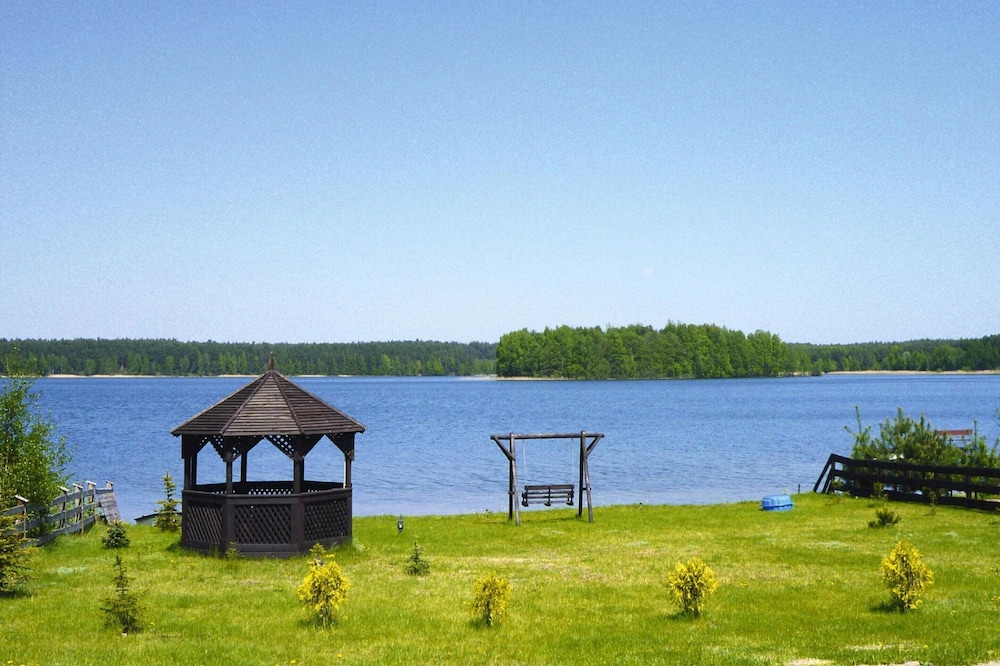 Comfortable Holiday Apartment With a Lake View view 3