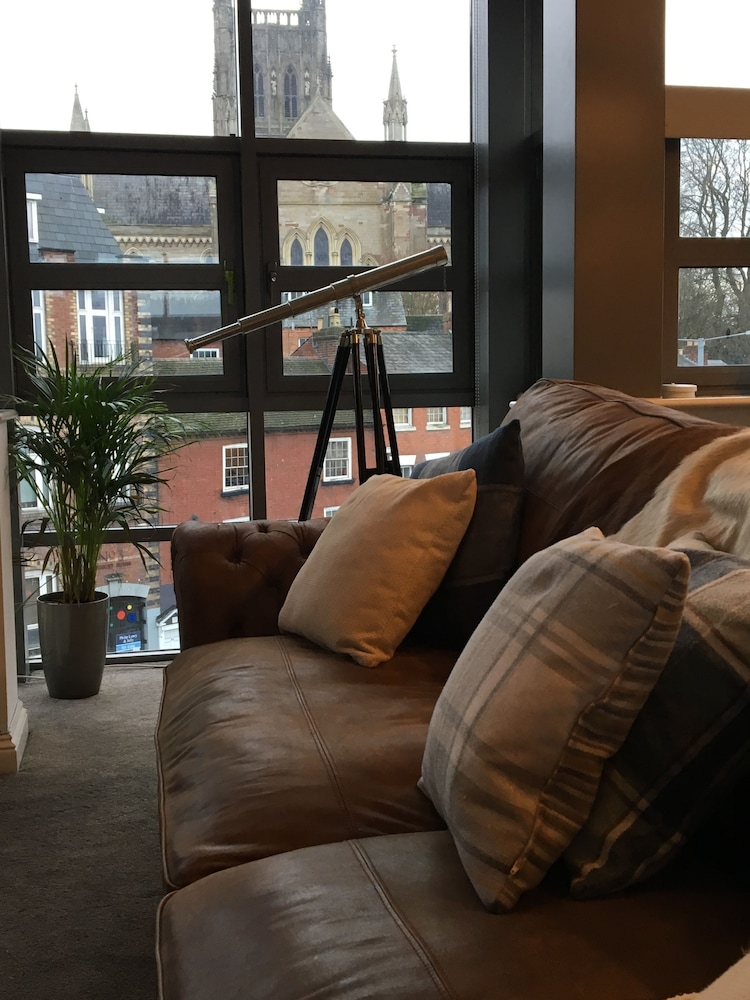 Hotel Worcester Boutique Suites - Image 1