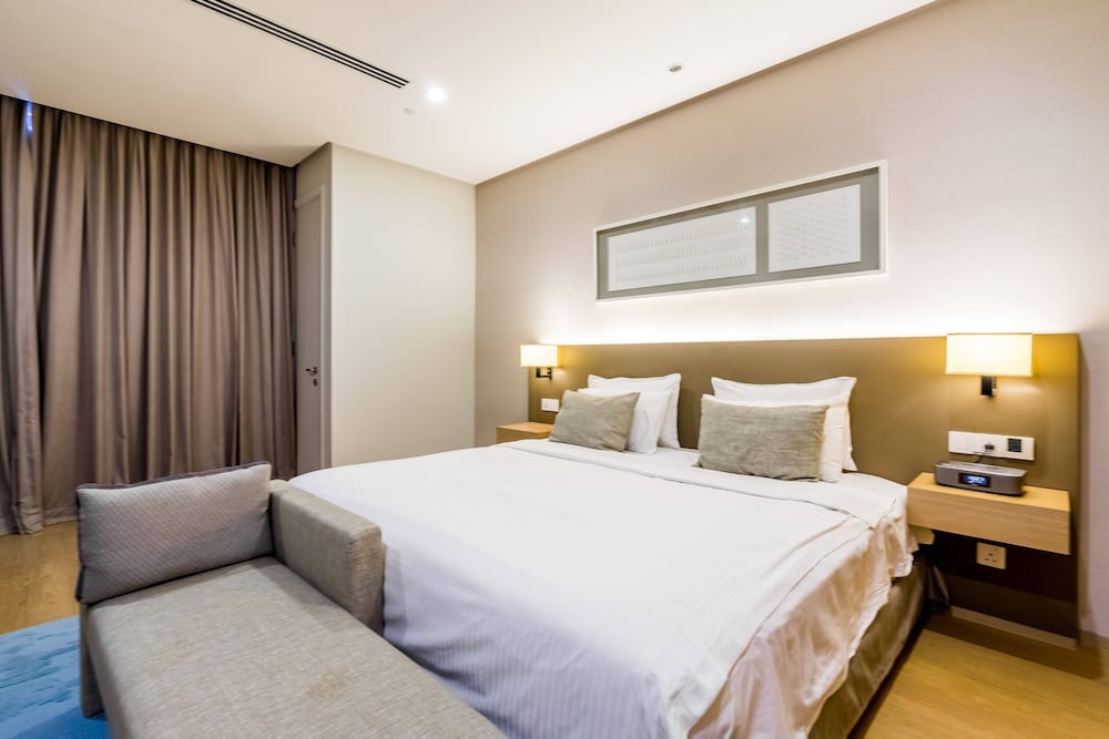 188 Luxury Suites by Plush