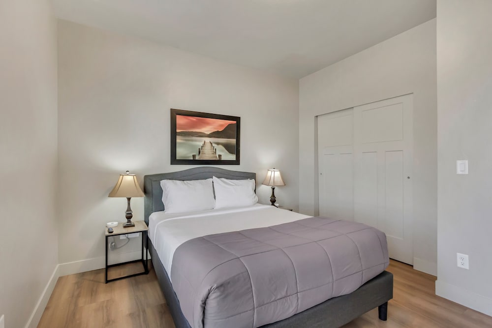 Hill Field Stays by Cloud Dream Homes