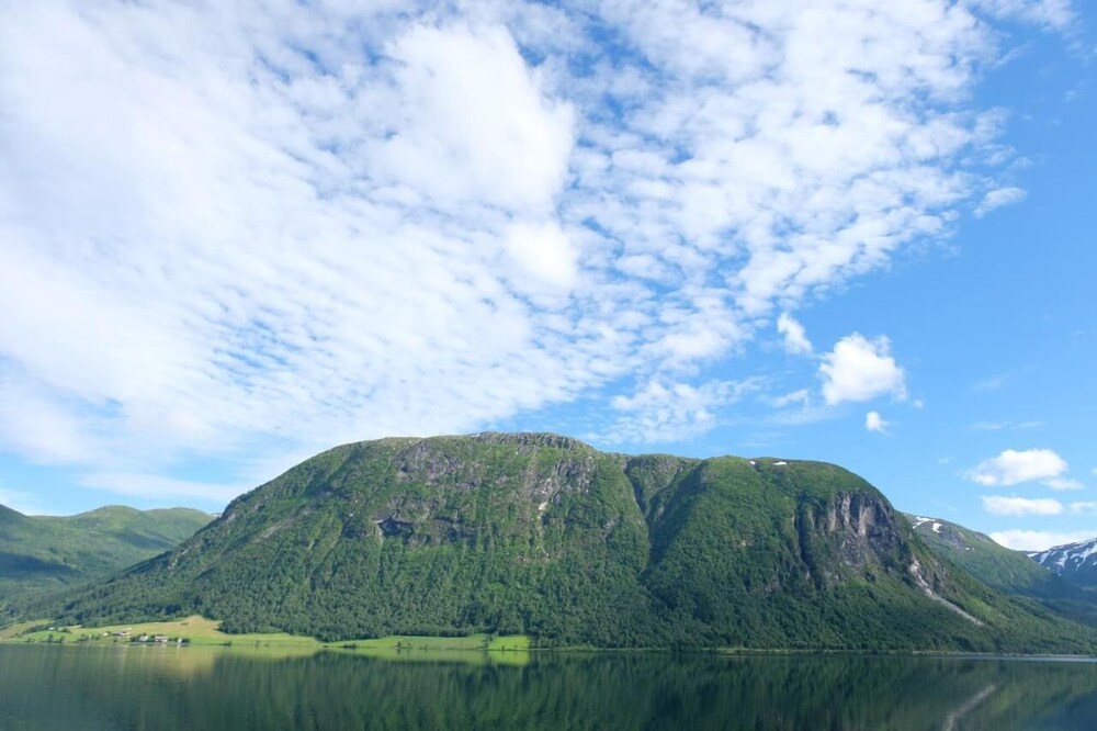 Jølster Lake View