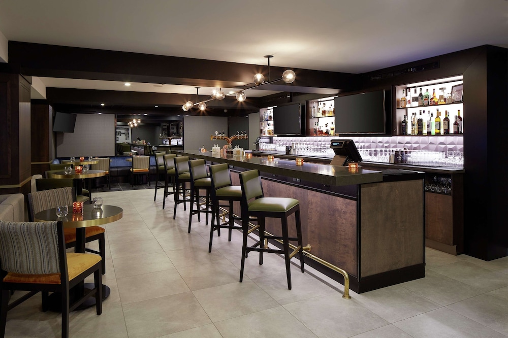DoubleTree by Hilton Montreal Airport - Property Image 13