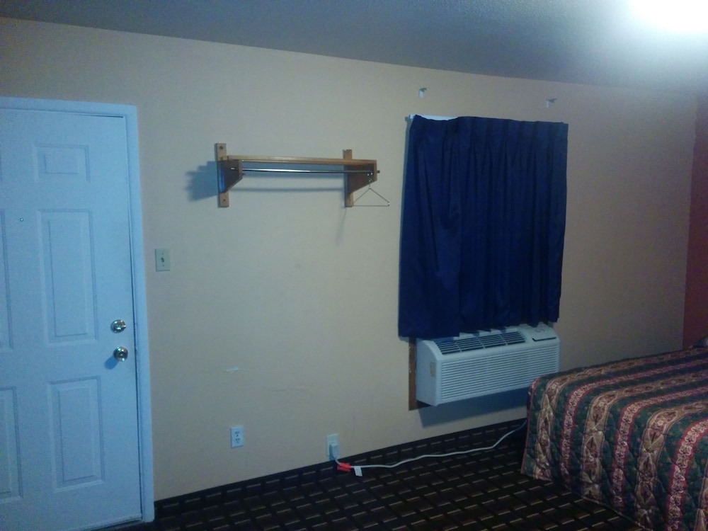 Gainesville Vacations - Budget Host Motel Gainesville - Property Image 15