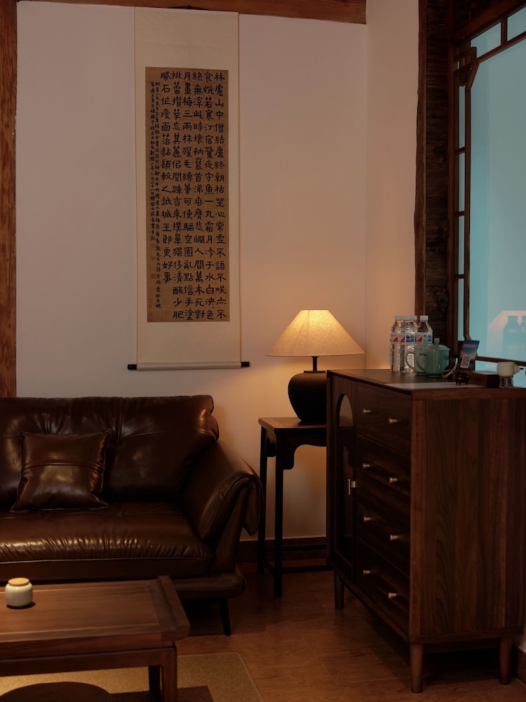 Shaxi Ancient Town Chang Le Li Chinese Courtyard Hotel